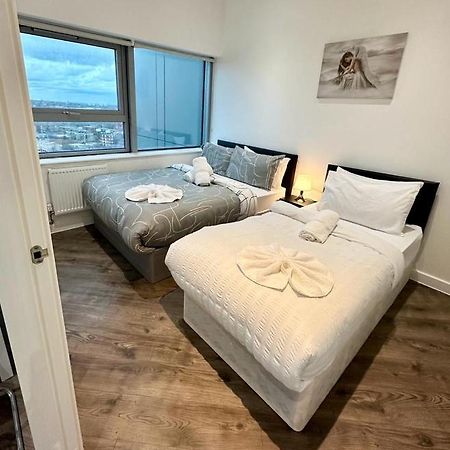 Alarabi Apartments-Two Bedrooms Apartment London Borough of London Borough of Croydon Exteriör bild