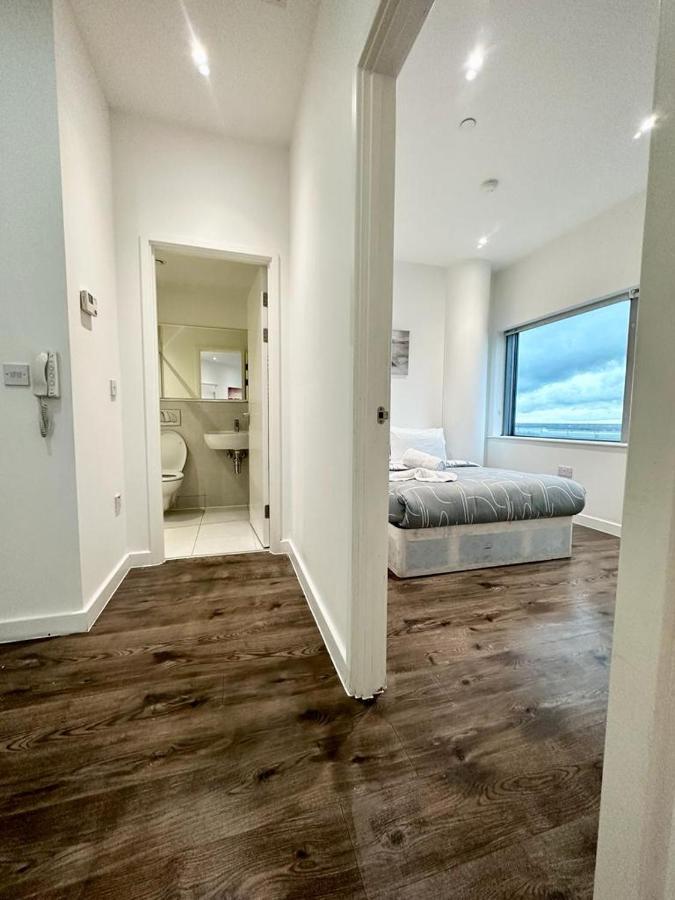 Alarabi Apartments-Two Bedrooms Apartment London Borough of London Borough of Croydon Exteriör bild