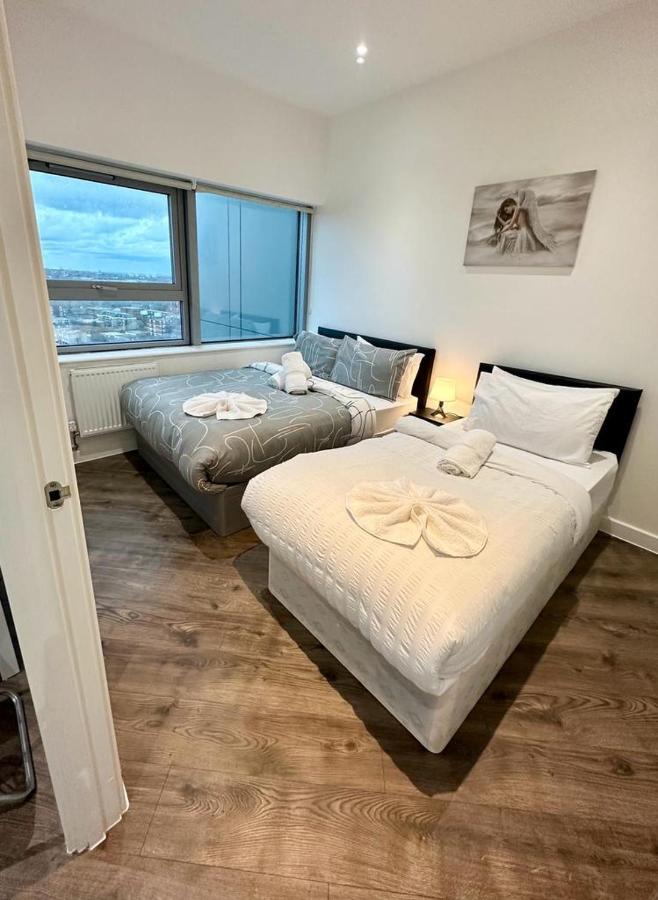 Alarabi Apartments-Two Bedrooms Apartment London Borough of London Borough of Croydon Exteriör bild