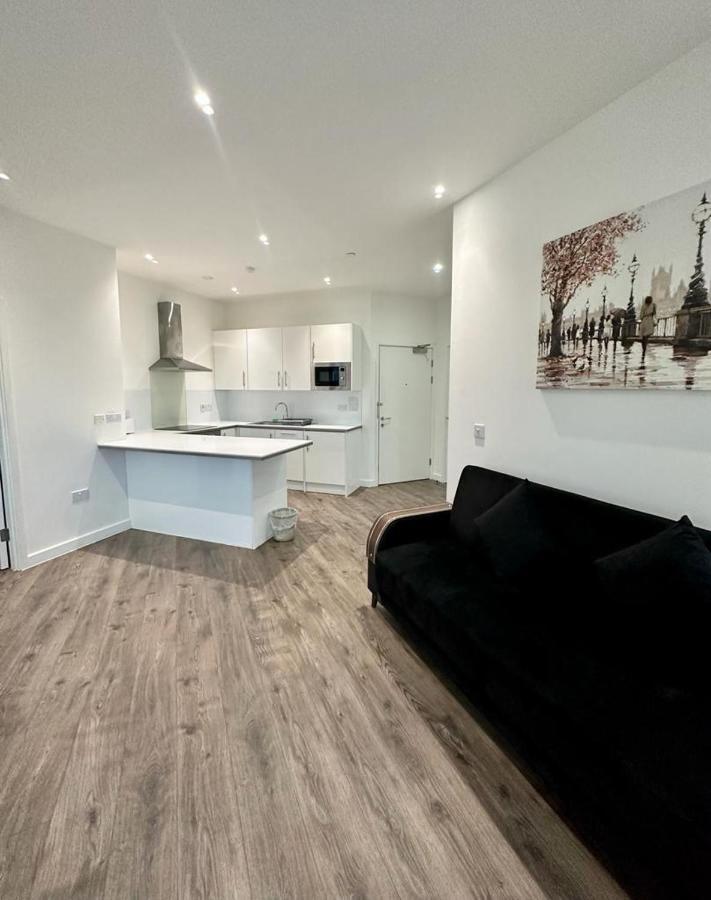 Alarabi Apartments-Two Bedrooms Apartment London Borough of London Borough of Croydon Exteriör bild