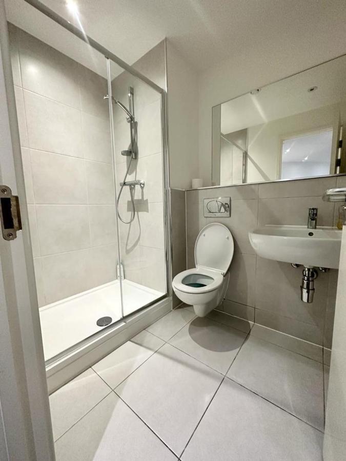 Alarabi Apartments-Two Bedrooms Apartment London Borough of London Borough of Croydon Exteriör bild